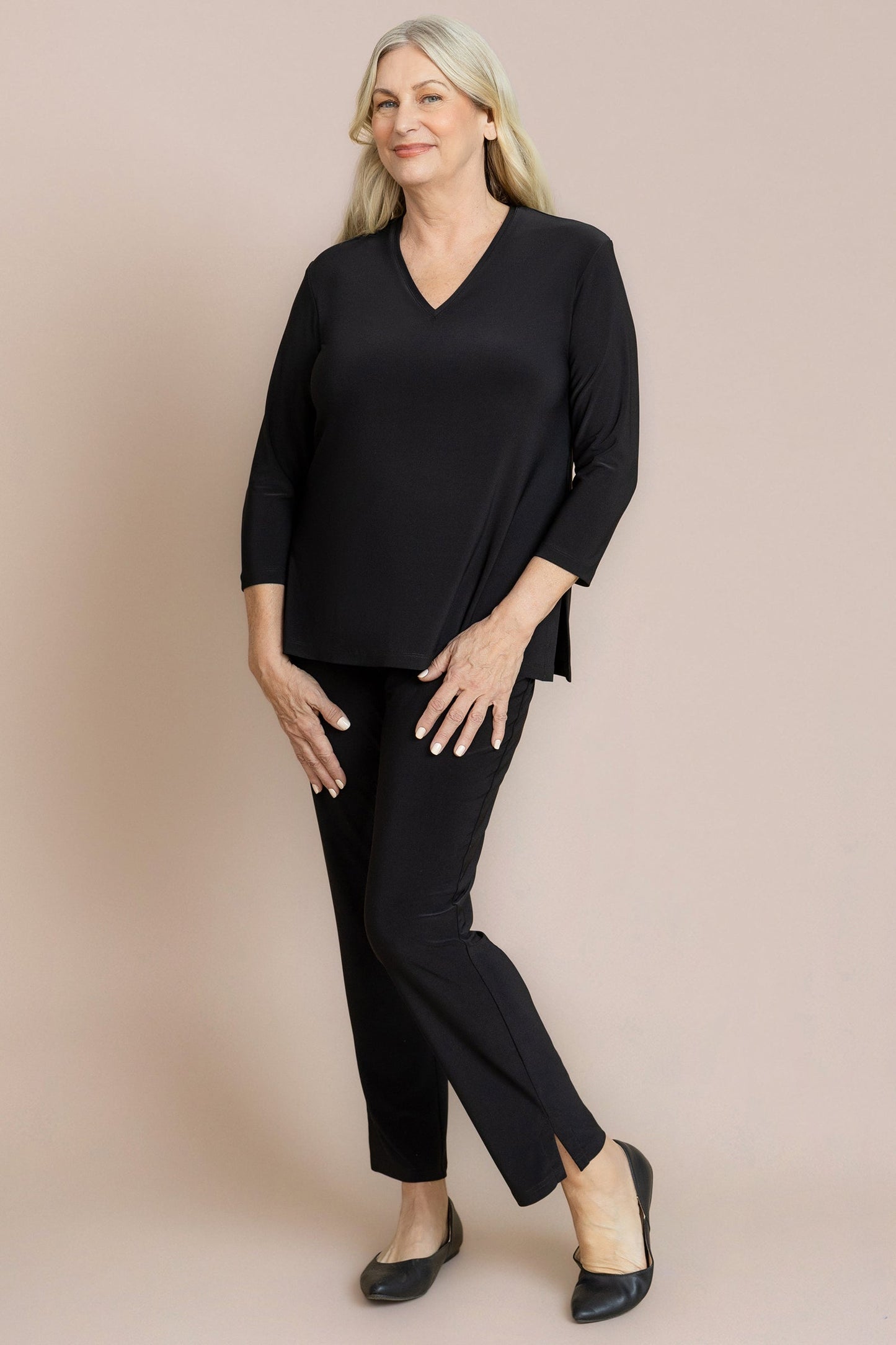 Go To Narrow V-Neck Top 3/4 Sleeve