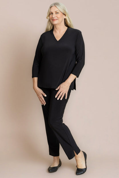 Go To Narrow V-Neck Top 3/4 Sleeve