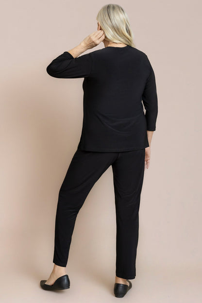 Go To Narrow V-Neck Top 3/4 Sleeve