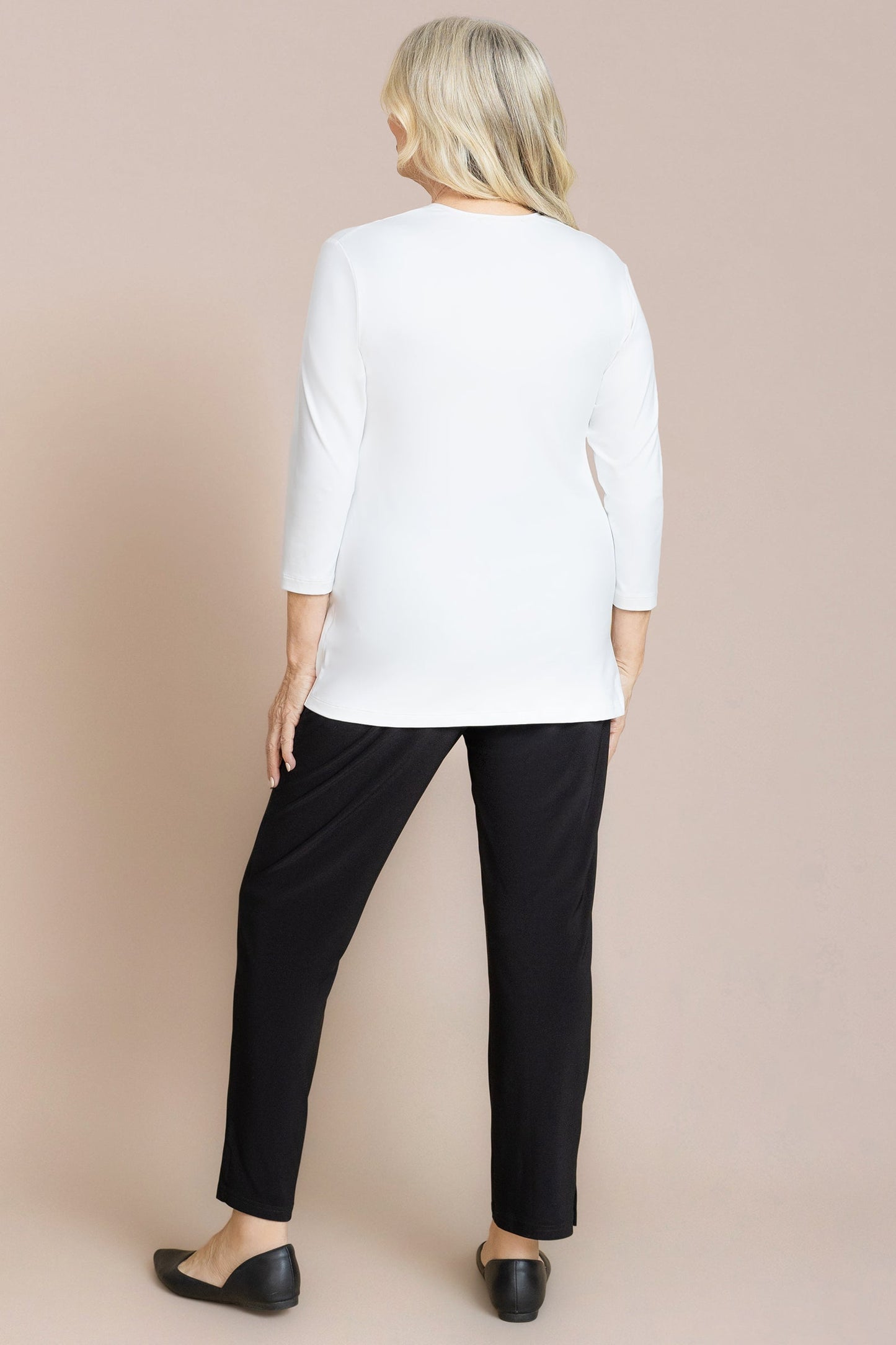 Go To Narrow V-Neck Top 3/4 Sleeve