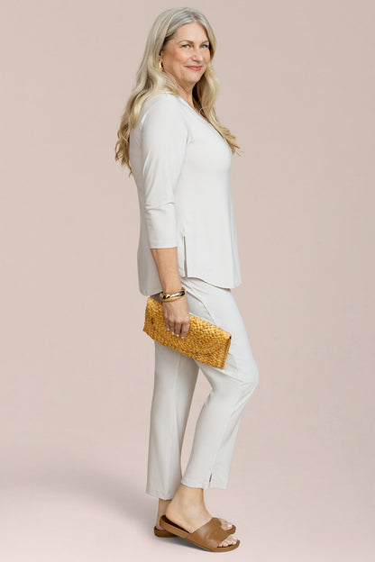Go To Narrow V-Neck Top 3/4 Sleeve