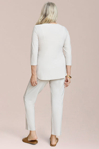 Go To Narrow V-Neck Top 3/4 Sleeve