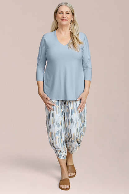 Go To Narrow V-Neck Top 3/4 Sleeve