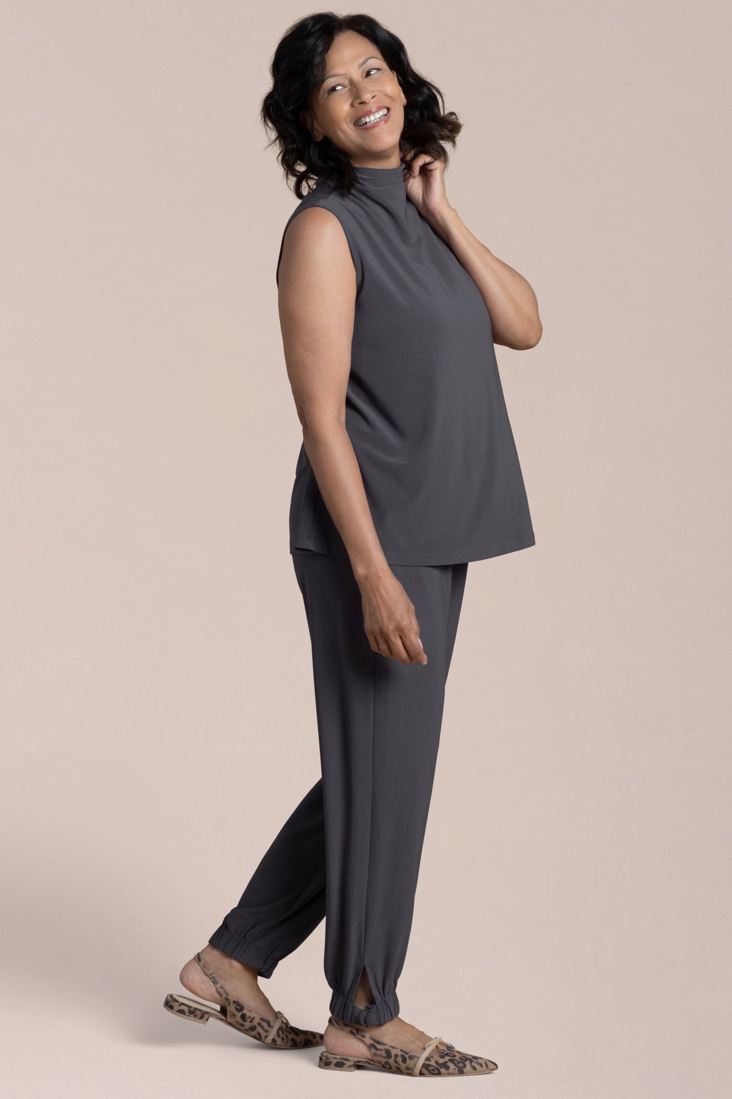 Sleeveless Echo Mock Neck Top