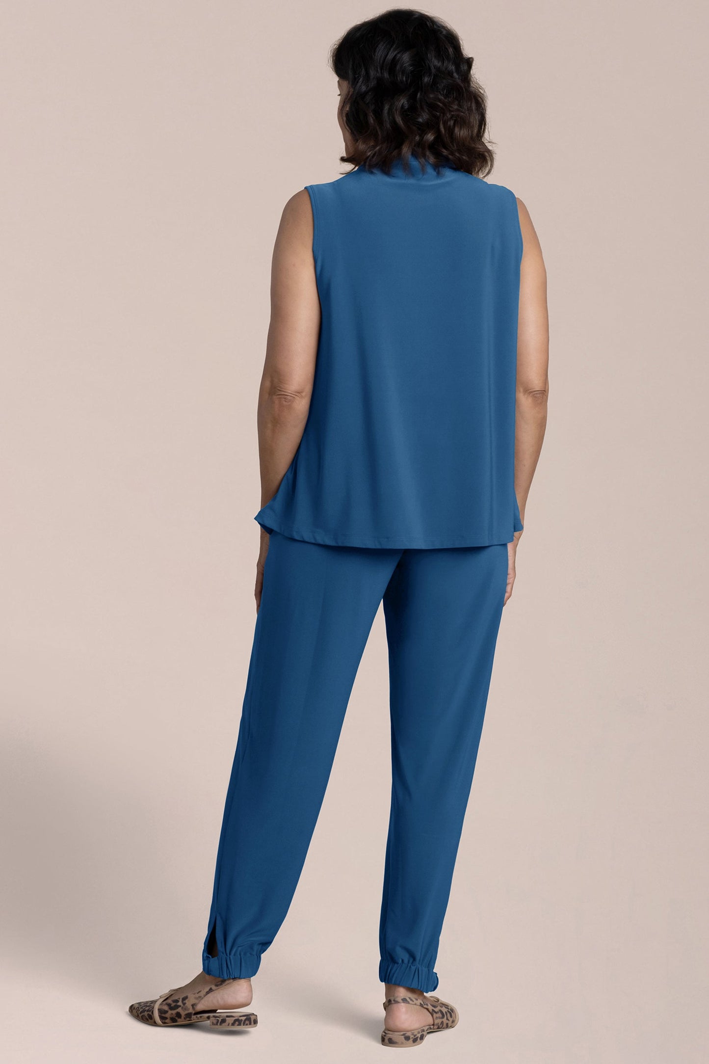 Sleeveless Echo Mock Neck Top